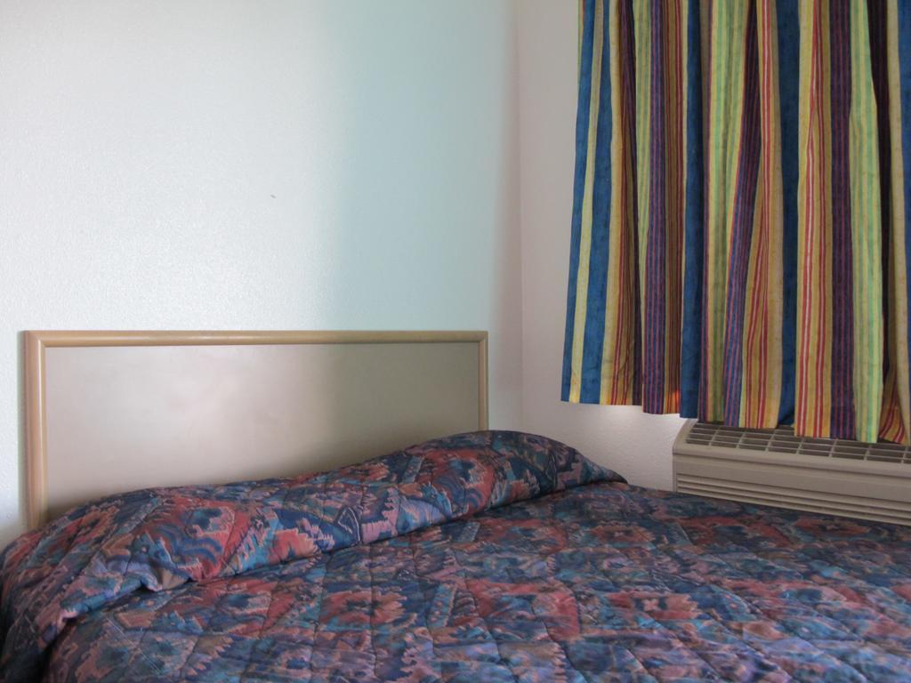 Economy Inn אונטריו חדר תמונה